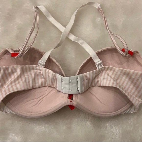 Victoria’s Secret Bra - Picture 3 of 4